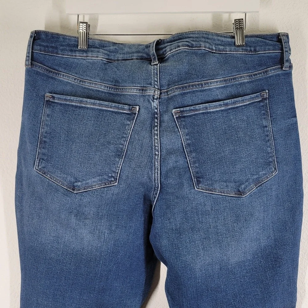 Old Navy Mid Rise Rockstar Skinny Jeans‎ Womens Sz 20 Blue Medium Wash
